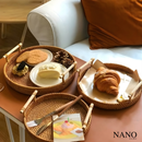 Bandeja de Rattan Redonda com Cabo de Madeira